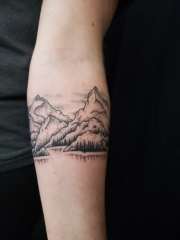 Mountains-around-arm-2