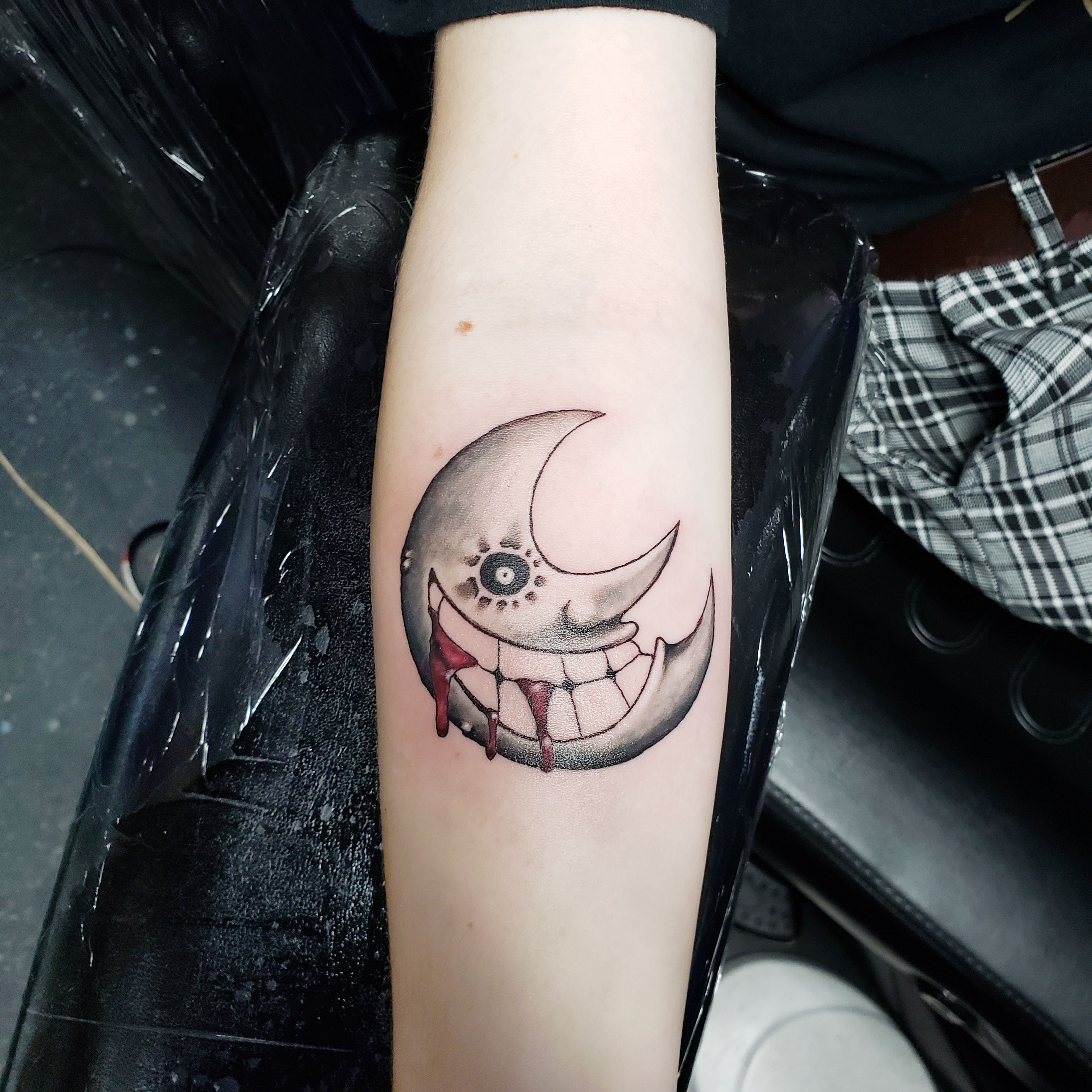 Sun and Moon from Soul Eater  Moon sun tattoo Sun tattoos Soul eater  moon
