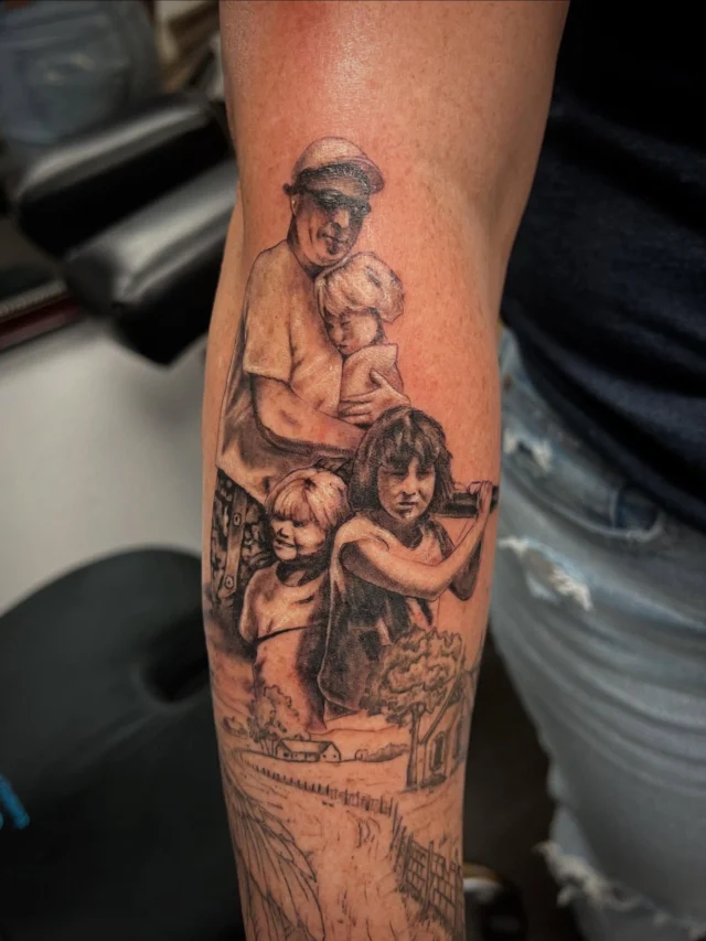 Family Photo by Mark at Art In Motion Tattoos.  #artinmotiontattoostudio #artinmotion #coloradospringstattooartist #portrait #familytattoo #blackandgreytattoos #realismtattoos