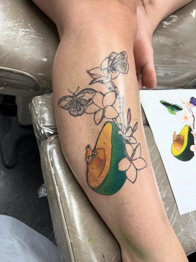 Working on coloring my Aunts tattoo! I really like how this one’s turning out,I’m looking forward to coloring the butterflies!

#tattoo #tattooapprentice #tattoos #art #artist #tattooartistoninstagram #puertorican